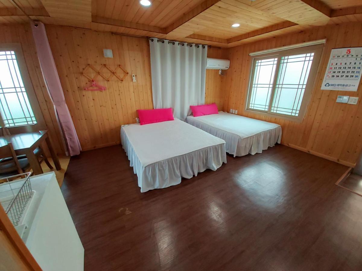 ฟีลลิง กู๊ด เฮาส์ Hotel เมืองเชจู ภายนอก รูปภาพ